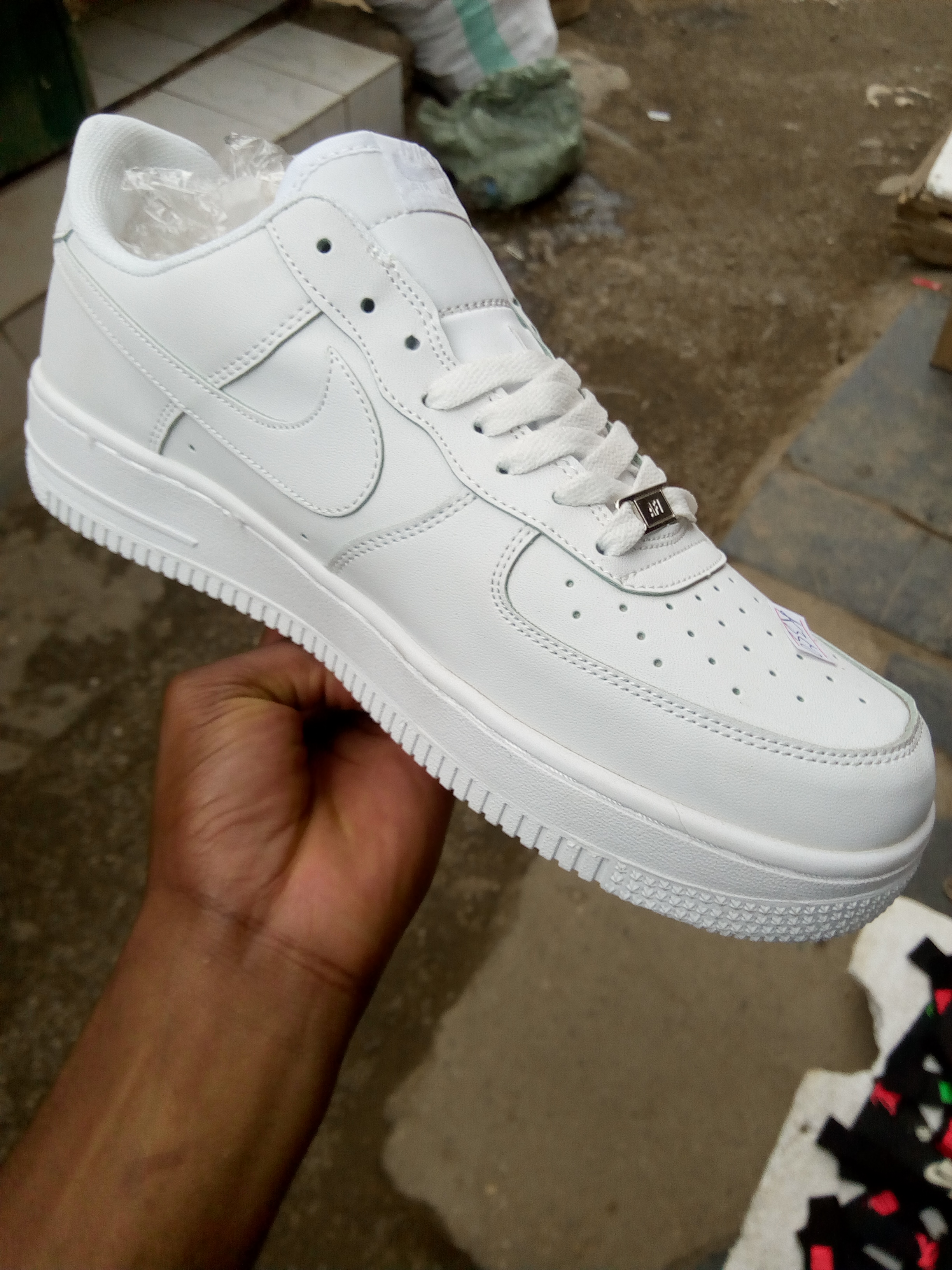 NIKE AIRFORCE SNEAKERS